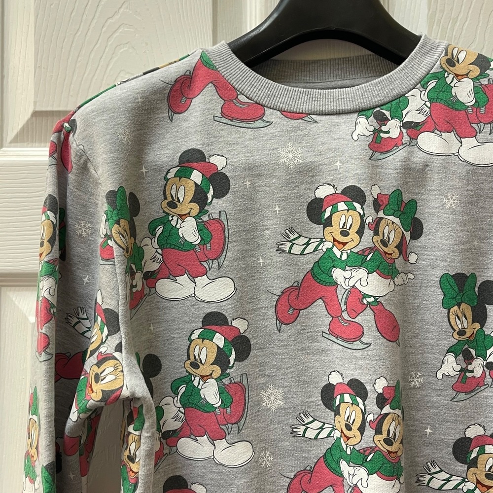 Disney Women's Small Mickey & Minnie Mouse Ice Skating Sweatshirt Festive Winter